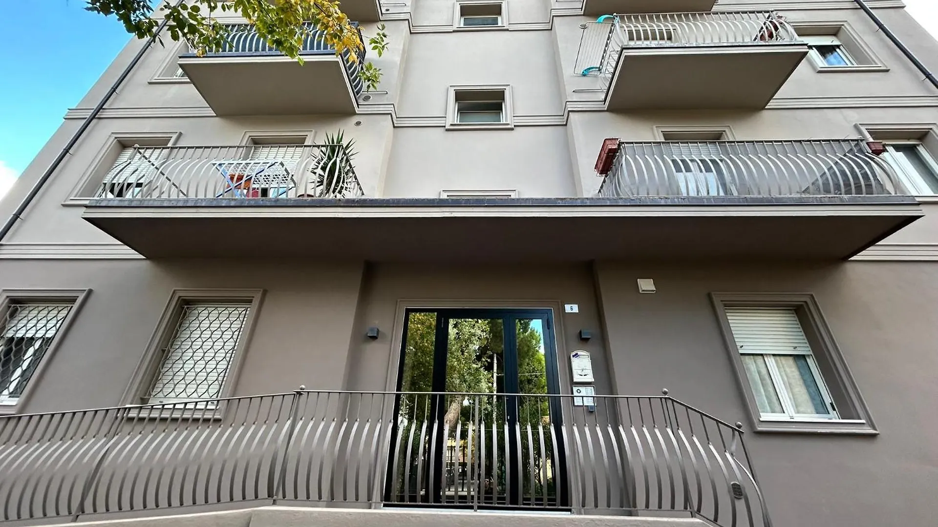アパート Moderno Bilocale A 90M Dal Mare Con Posto Auto - Residence Cinzia リミニ イタリア